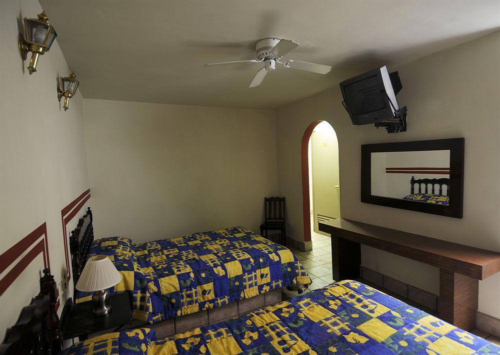 Hotel Arboledas Industrial Guadalajara Extérieur photo